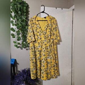 Torrid Floral Yellow Wrap Dress Size 24